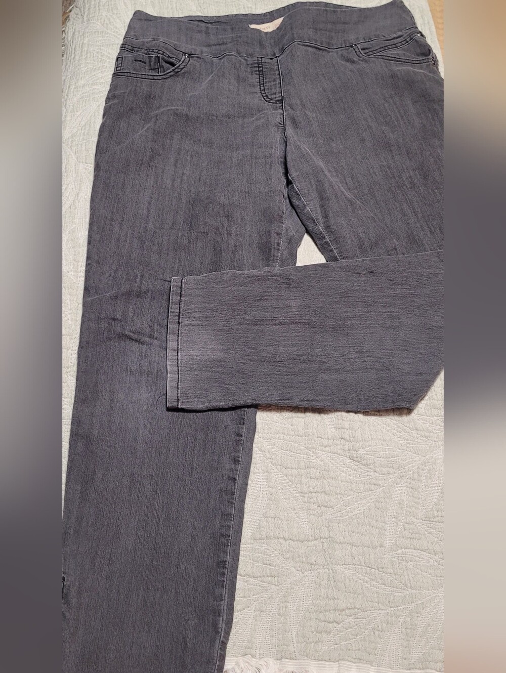 💚10 for $10💚 Bundle and save Stretch Gray Denim Skinny Jeans